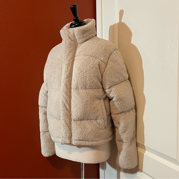 Aritzia Jackets & Blazers - TNA Women’s Aritzia‎ The Super Puff 700+ Fill Down Brown Teddy Full Zip Jacket